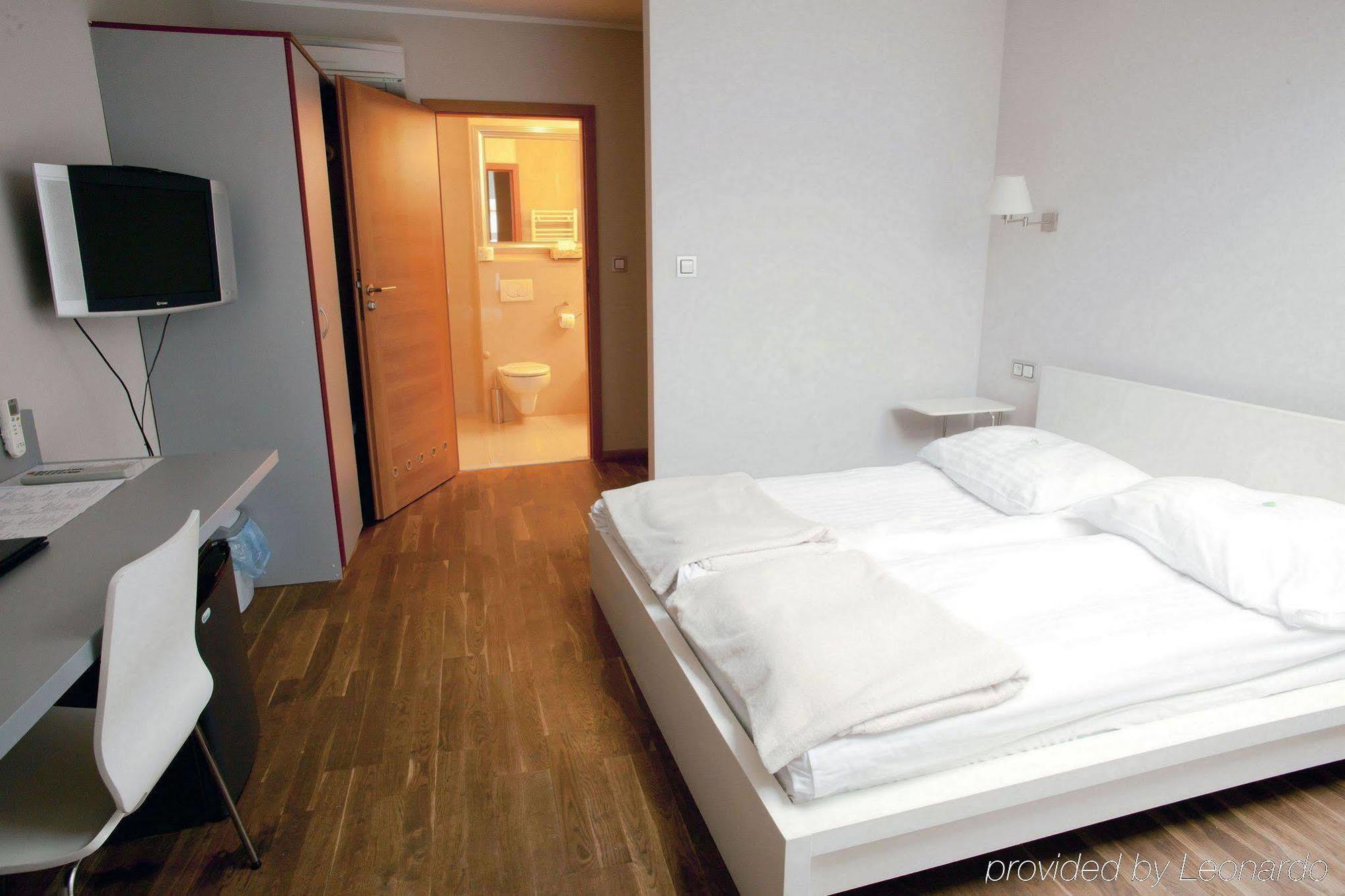 Hotel Floryan Old Town Krakow Room photo
